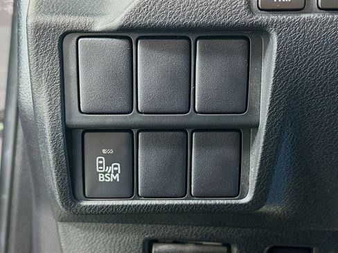 Used 2014 Lexus IS 350 4dr Sdn RWD w/ F Sport Package image 17