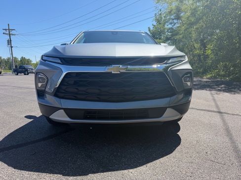 Used 2024 Chevrolet Blazer LT w/ Convenience Package FWD image 4
