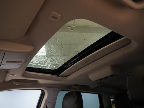 Used 2020 Dodge Journey Crossroad image 4