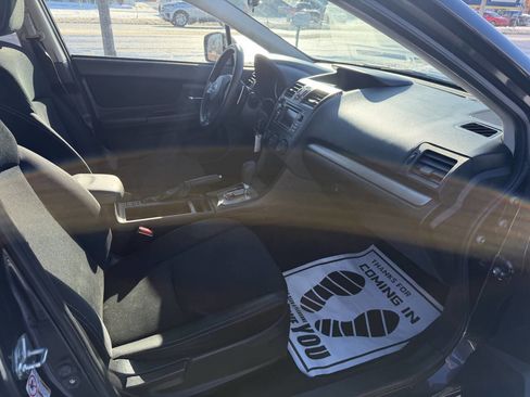 Used 2014 Subaru Crosstrek 2.0i Premium image 6