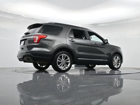Used 2018 Ford Explorer XLT w/ Equipment Group 202A FWD image 36