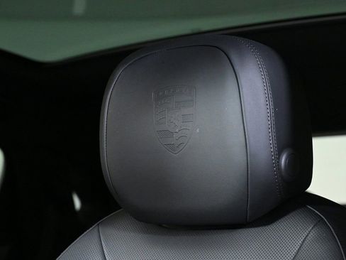 Certified 2025 Porsche Cayenne S image 23