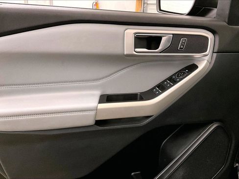 Used 2021 Ford Explorer XLT w/ Equipment Group 202A image 22