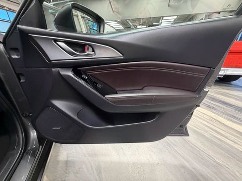 Used 2018 MAZDA MAZDA3 Grand Touring w/ Premium Equipment Package FWD image 41