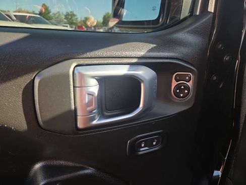 Used 2023 Jeep Wrangler Unlimited Rubicon w/ Cold Weather Group AWD/4WD image 20