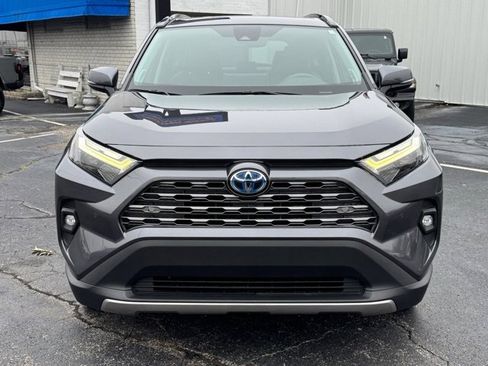 Used 2022 Toyota RAV4 Limited image 2