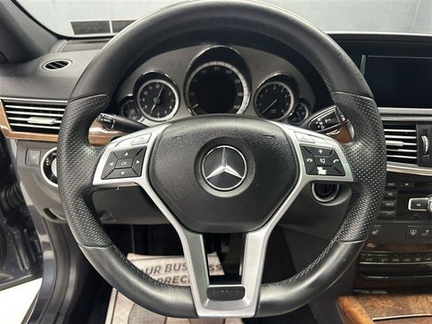 Used 2013 Mercedes-Benz E 350 4MATIC Sedan image 20