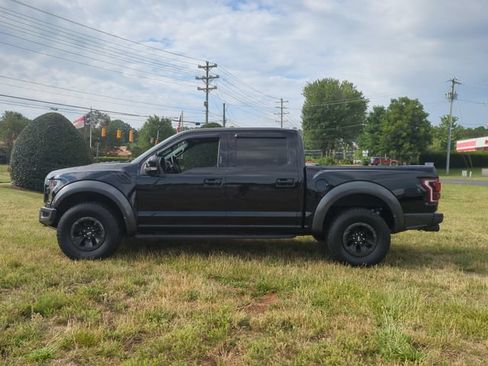 Used 2017 Ford F150 Raptor w/ Equipment Group 802A Luxury AWD/4WD image 10