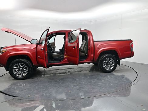 Used 2019 Toyota Tacoma Limited image 59