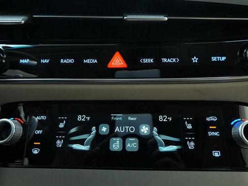 New 2026 Genesis GV70 2.5T Advanced image 37