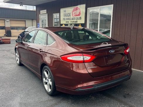 Used 2015 Ford Fusion SE FWD image 4