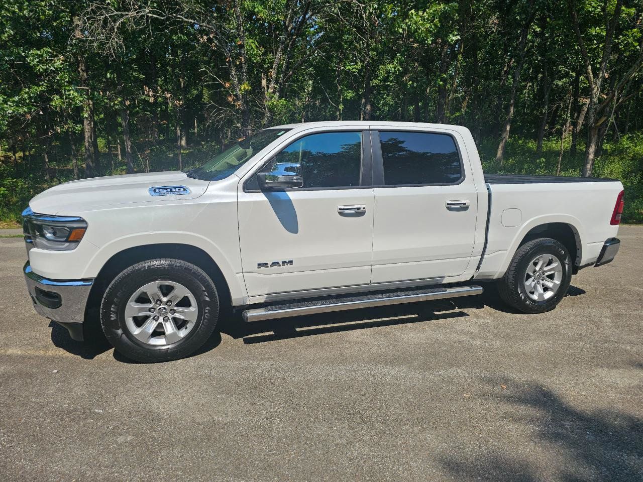 Used 2019 RAM 1500 Laramie AWD/4WD image 10