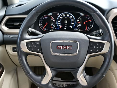 Used 2021 GMC Acadia Denali w/ Denali Ultimate Package AWD/4WD image 18