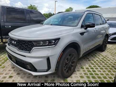 Used 2023 Kia Sorento SX AWD/4WD image 2