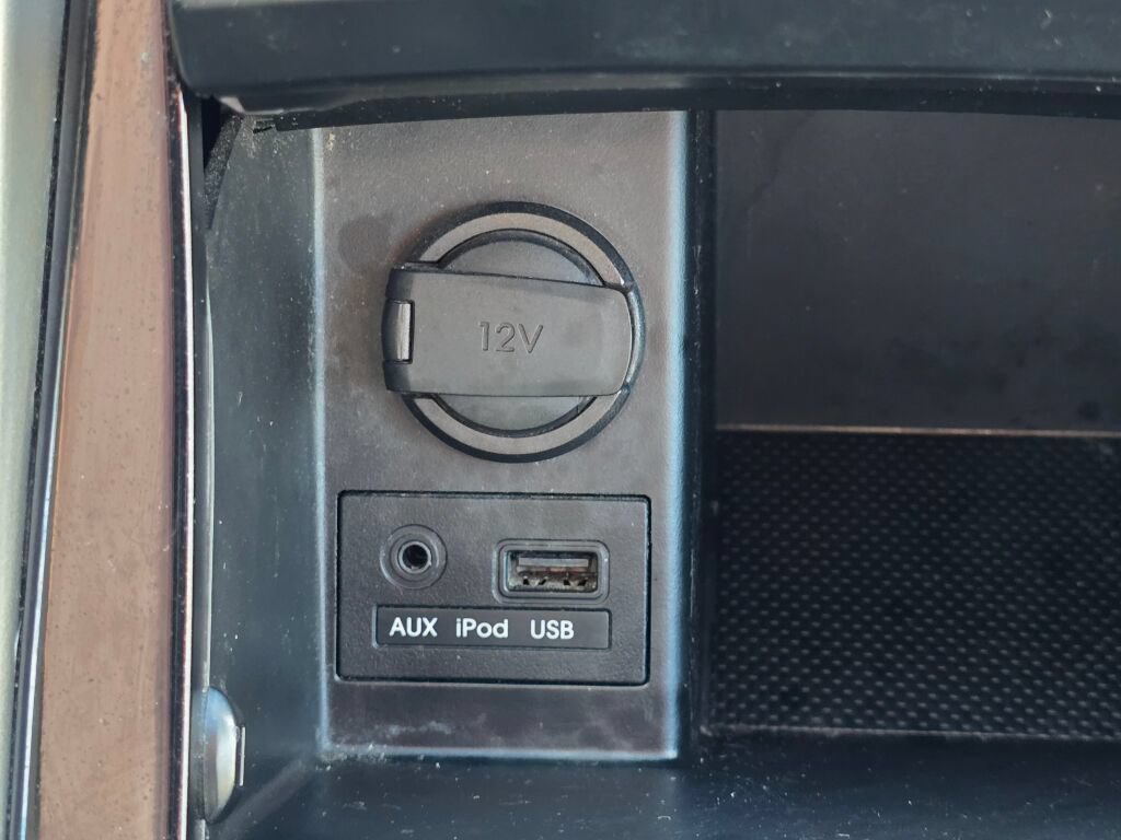 Used 2013 Hyundai Elantra GLS FWD image 29