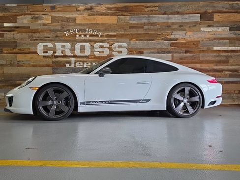 Used 2019 Porsche 911 Carrera T RWD image 4