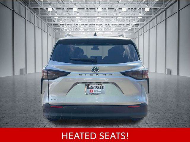 Certified 2025 Toyota Sienna XLE FWD image 9