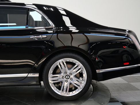 Used 2013 Bentley Mulsanne RWD image 50