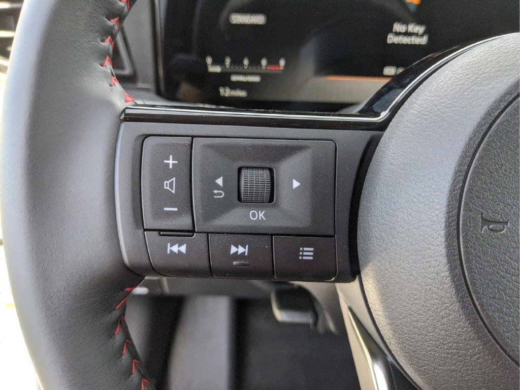 Certified 2025 Nissan Kicks SR AWD/4WD image 31