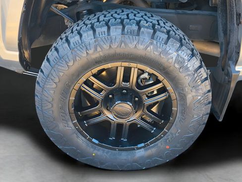 Used 2024 Toyota Tacoma SR image 4