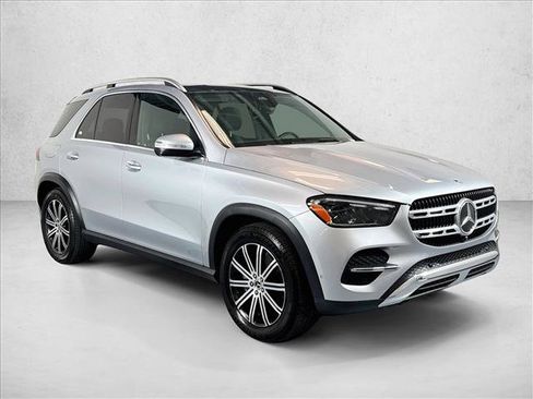 Used 2024 Mercedes-Benz GLE 350 4MATIC image 3