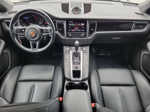 Certified 2018 Porsche Macan AWD/4WD image 20