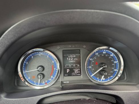 Used 2019 Toyota Corolla LE FWD image 11