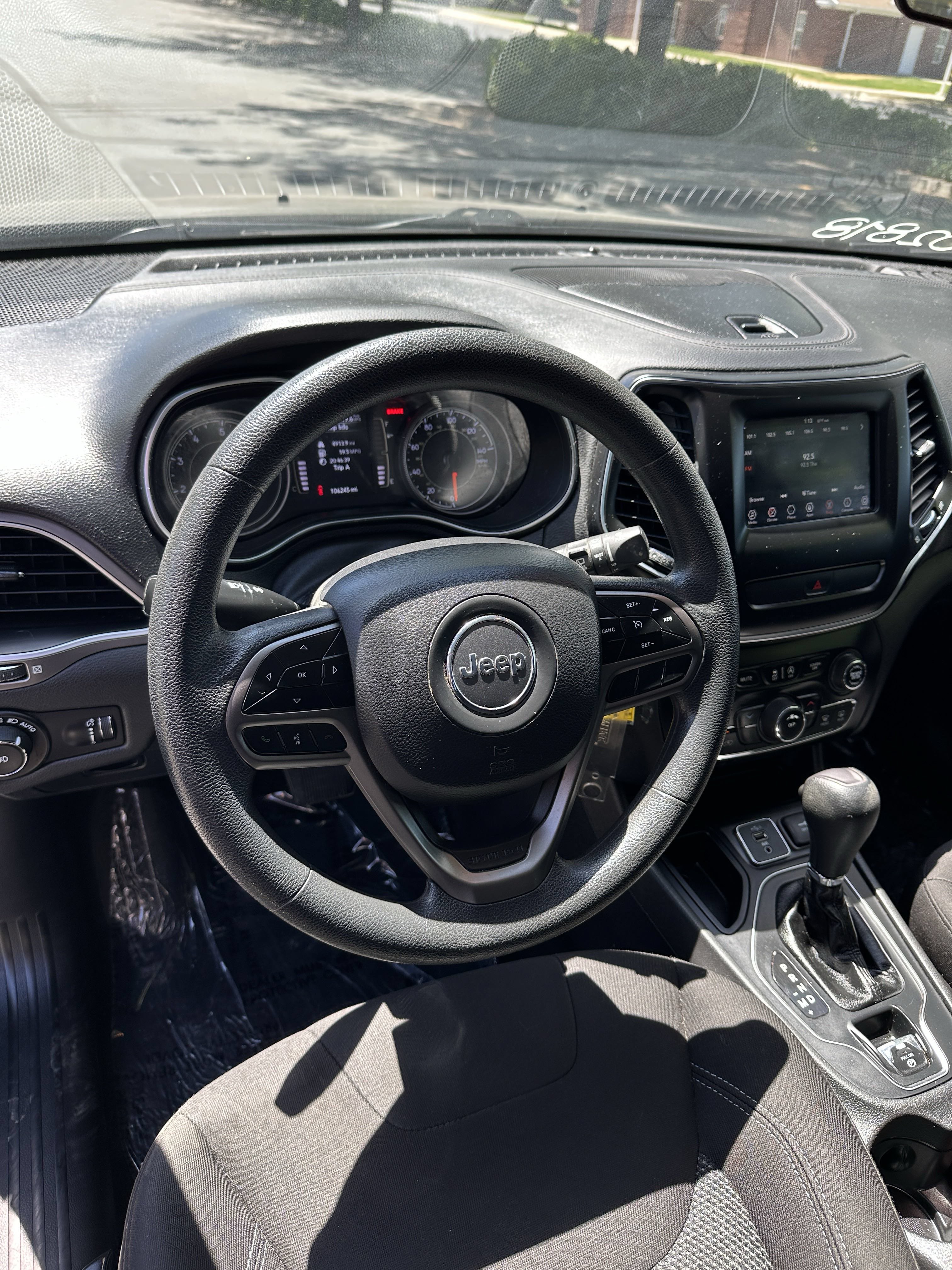 Used 2019 Jeep Cherokee Latitude w/ Popular Appearance Group FWD image 12