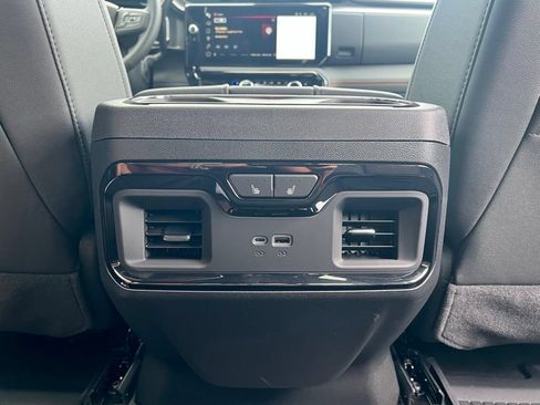New 2026 GMC Sierra 2500 AT4 w/ AT4 Premium Plus Package AWD/4WD image 43