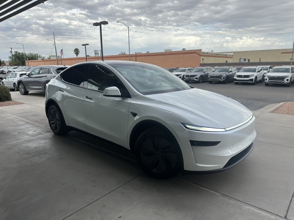 Used 2026 Tesla Model Y Long Range RWD image 5