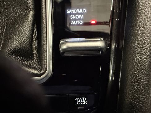 Used 2024 Jeep Compass Sport image 31