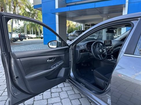 Used 2025 Nissan Sentra SV FWD image 22