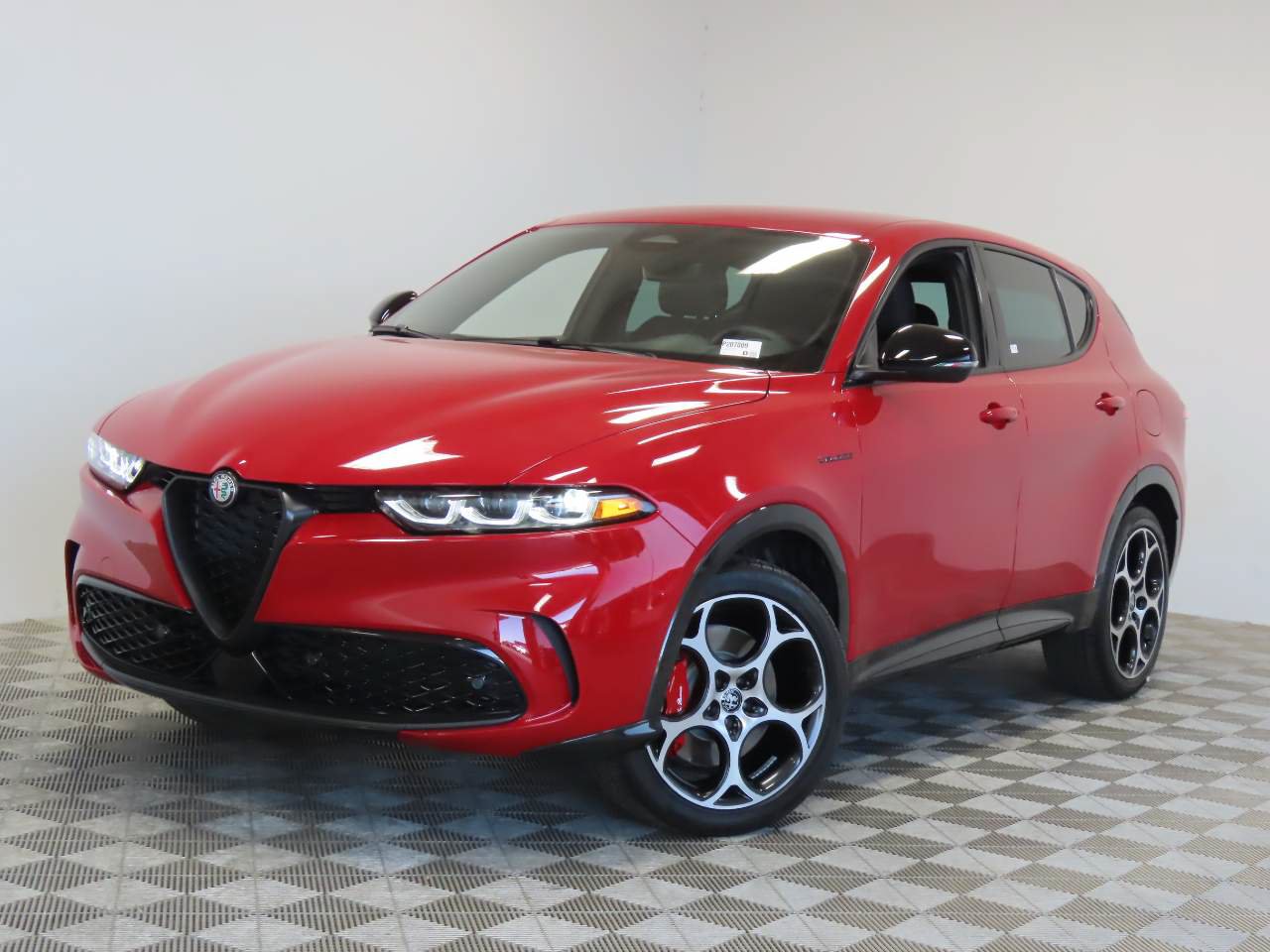 Used 2024 Alfa Romeo Tonale Veloce AWD/4WD image 1