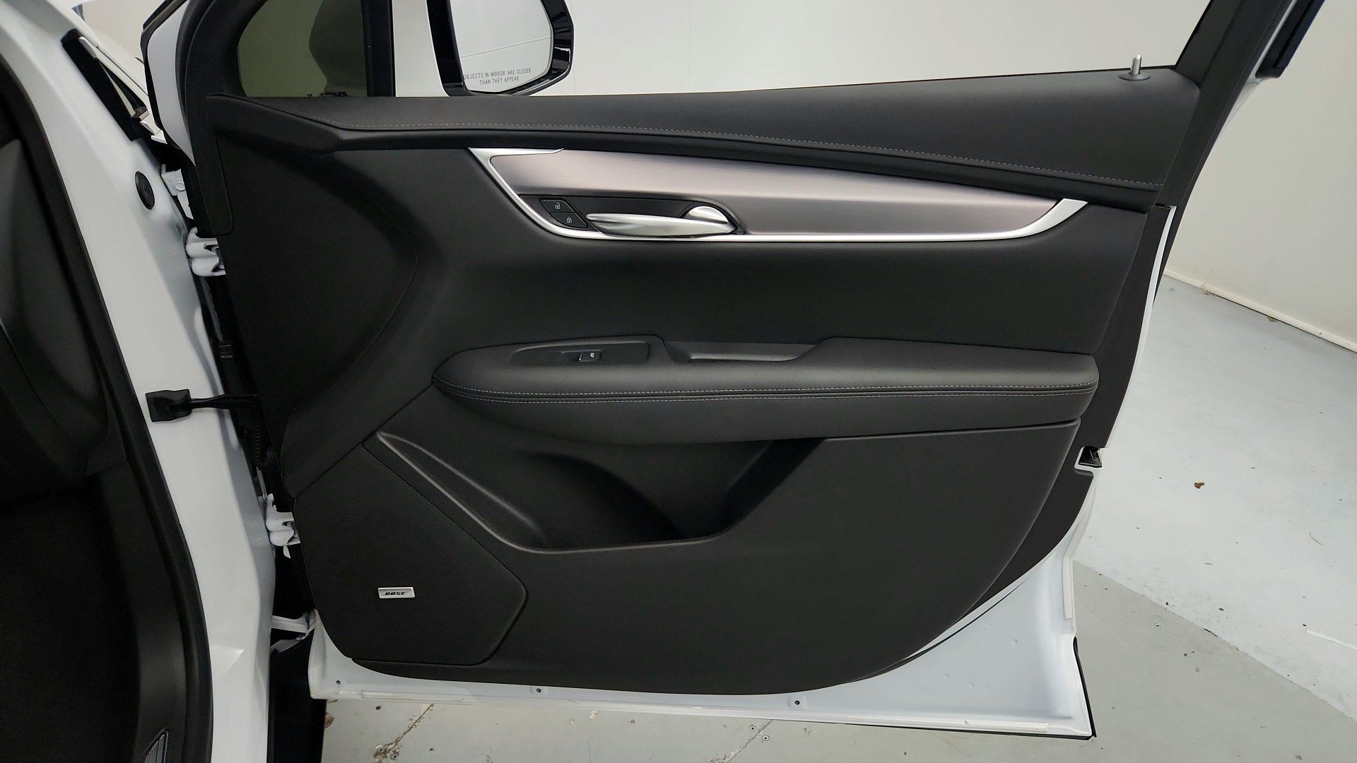 Certified 2024 Cadillac XT5 Luxury w/ LPO, Floor Liner Package AWD/4WD image 28