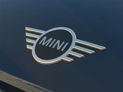 Used 2025 MINI Cooper 2-Door Hardtop image 13