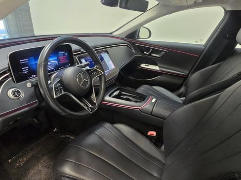 Used 2025 Mercedes-Benz E 350 Sedan image 19