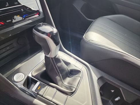 Certified 2023 Volkswagen Tiguan SE R-Line FWD image 25