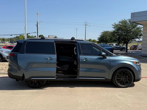 Used 2024 Kia Carnival SX Prestige FWD image 9