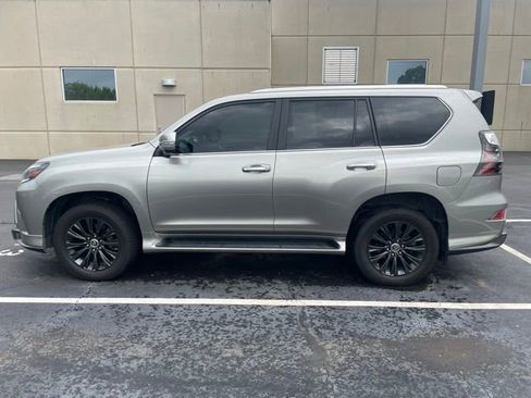 Used 2023 Lexus GX 460 Luxury w/ Sport Design Package AWD/4WD image 3