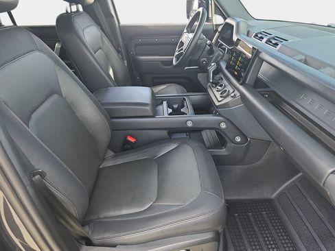 Used 2023 Land Rover Defender 130 X-Dynamic SE AWD/4WD image 10