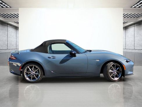 Used 2020 MAZDA MX-5 Miata Grand Touring RWD image 6