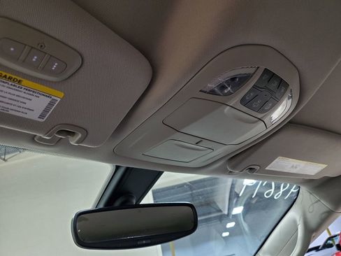 Used 2020 Chrysler Voyager Lxi FWD image 35