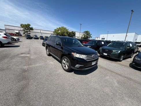 Used 2013 Toyota Highlander Limited FWD image 1