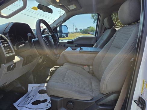 Used 2018 Ford F250 XLT image 4