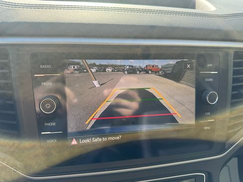 Used 2021 Volkswagen Atlas SE image 23