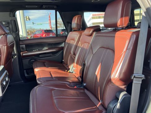 Used 2024 Ford Expedition Limited image 25