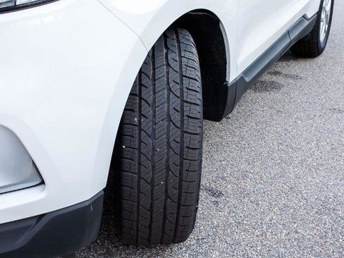 Certified 2023 Ford Edge SEL image 9