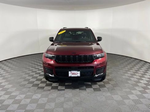 Used 2025 Jeep Grand Cherokee L Altitude image 2