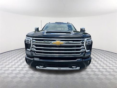 Used 2025 Chevrolet Silverado 3500 High Country w/ High Country Premium Package image 2
