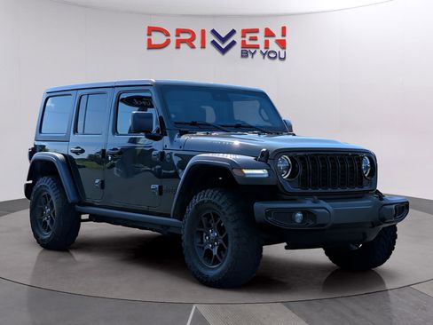 Used 2024 Jeep Wrangler Unlimited Sport AWD/4WD image 7